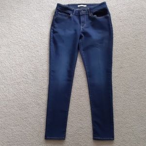 Women's Levi's 711 indigo jeans